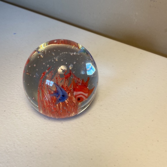 Dynasty Gallery Heirloom Collectibles Glass Paperweight - Picture 2 of 8